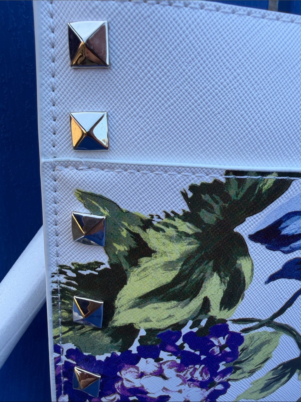 White Floral Studded Wristlet Clutch - Picture 2 of 6